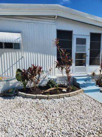 $69,995 / 2br - 1152ft2 - 2/2. Mobile Home Nicely renovated CLOSE to everything (St petersburg)63991224994819122