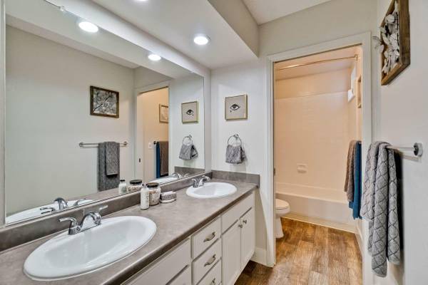 $4,032 / 2br - 1032ft2 - State-of-the-Art Fitness Center, Central forced-air heat, Mini Park (san jose west)63657846622081121