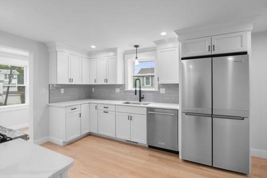 $4,575 / 4br - MODERN 4BED 3BTH (WOBURN)63951008026371121