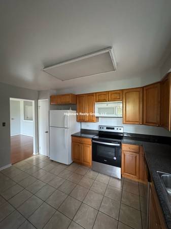 $1,995 / 2br - 🍂🏡🌞Skokie Serenity 2BD/2BA!☀️Elegant Escape🍂🏡🌞 (Skokie)63960011225346122