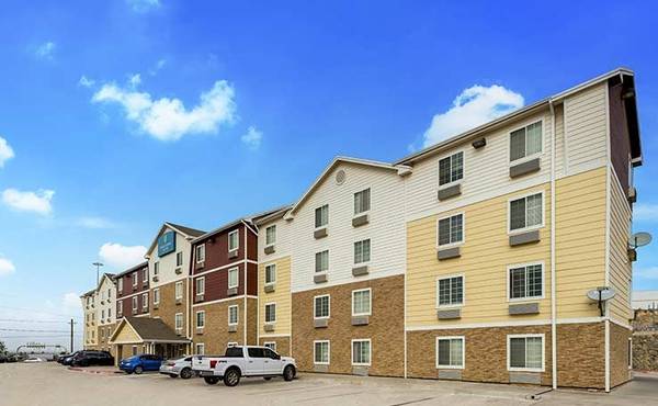 $949 / 1br - Exclusive Offer: Short-Term Stays with No Strings Attached! (12215 W Gateway Blvd, El Paso, TX)63971416307842121