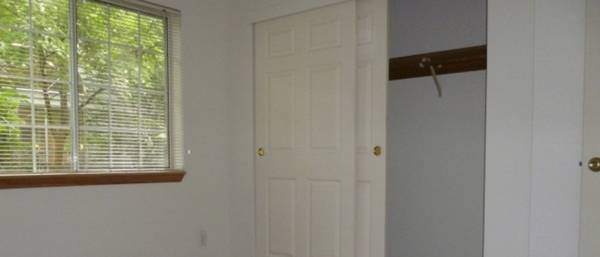 $1,650 / 2br - 1014ft2 - Vaulted Ceilings, Two Bedroom Options, Pre Set Water and Sewer Costs (Milwaukie)63831608089601123
