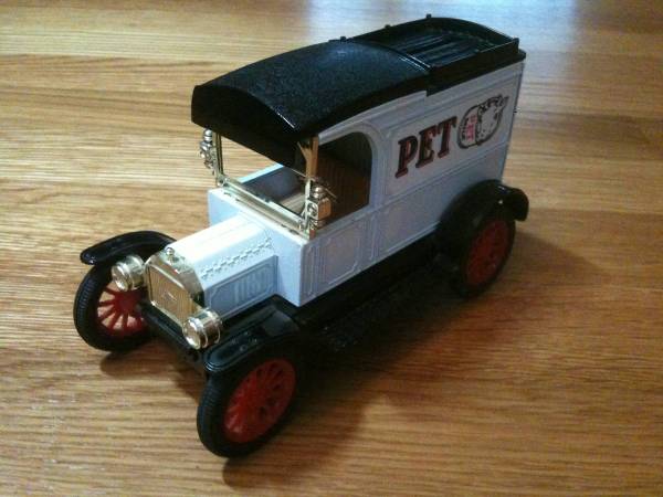 Vintage Replica Ford 1913 Model T Diecast Metal Bank 1