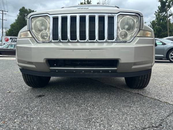 JEEP LIBERTY LIMITED 4X4 - $7,000 (Cockeysville, md)63471827058433122