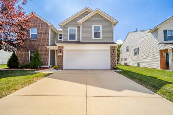 $297,900 / 4br - 2446ft2 - 4-bedroom, 2.5-bath home offers comfort, flexibility & room to grow! (2817 Sonnet Dr)63989231843074120