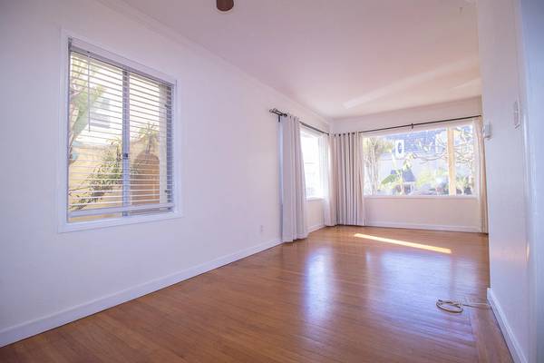 $1,395 / 2br - 900ft2 - Your Own Bed and Bath on the Bay in Pacific Beach (Pacific Beach)63865816632193121