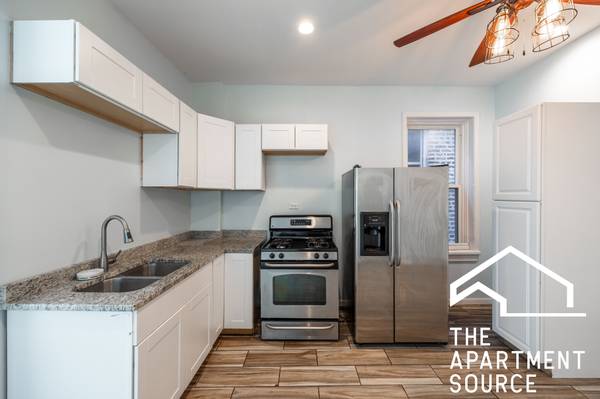 $1,500 / 2br - AMAZING 2 BED IN PRIME PILSEN 18TH - Won't Last (Pilsen)64041808311171124