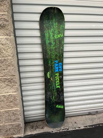 GNU Park Pickle BTX Banana Rocker snowboard 159 wide 1