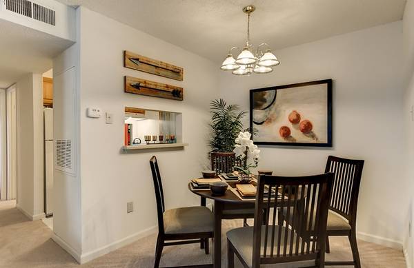 $1,430 / 2br - 2BR Available Now! (KENNER)63903652050051123