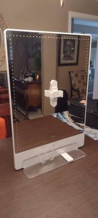 " NEW CONDITION " BLUETOOTH RIKI LOVES RIKI TALL VANITY MIRROR 1