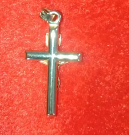 Small cross pendant charm 1