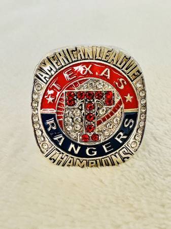 TEXAS RANGERS CHAMPIONSHIP RING 1