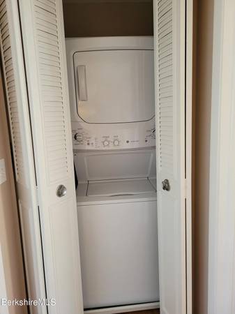 $1,403 / 1br - 1000ft2 - Enjoy all the Berkshire offerings just in time for summer! (Lenox, MA)64017045581443121
