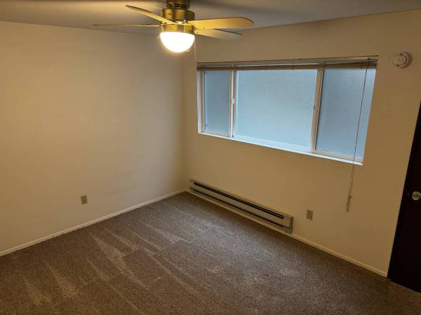 $1,495 / 1br - 700ft2 - Perfect West Seattle, access to everything, Large 1 bed 1 bath L@@K (West Seattle)63799882208131124