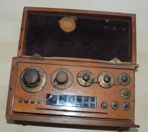 Vintage Brass Set of Weights in Wooden Box Made in Germany 1