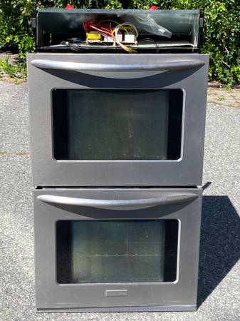 Frigidaire 27" Double Electric Wall Oven - PARTS ONLY - Trades OK 1
