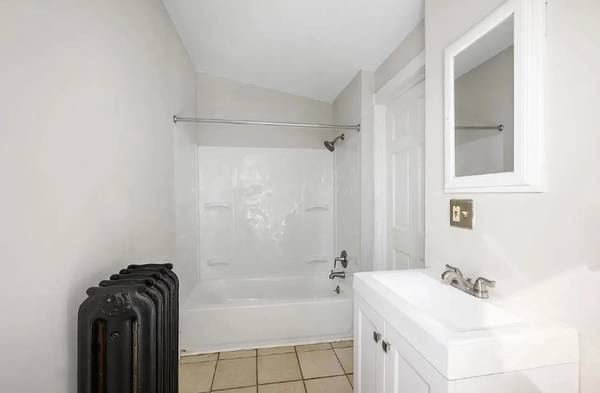 $1650.00 / 4br - 1700ft2 - Spacious 4 Bedroom Apartment | 2 Bath | 2335 May St. Cincinnati, OH |63974472022915124