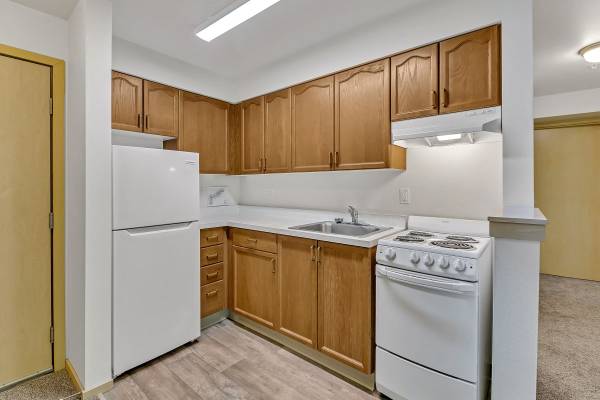 $1,473 / 1br - 600ft2 - Handrails, Tropical fish aquarium, High Ceilings (13510 SE 272nd St, Kent, WA)63814660977795124