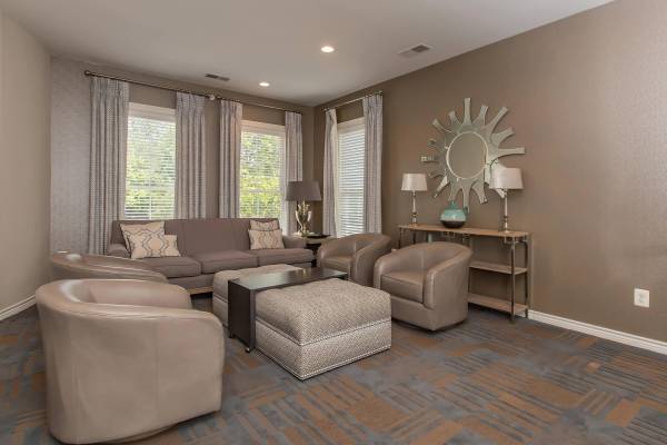 1 1 Bed, On-site Maintenance, Vertical Blinds 1