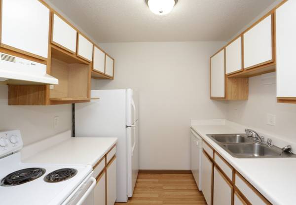 $797 / 2 habitaciones - 915 pies² - Todo lo que necesitas. ¡Todo aquí mismo!! $200 de descuento en alquiler mensual (CEDAR RAPIDS)63815083219587122
