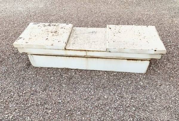 TRUCK BED TOOL BOX for FULL SIZE PICK UP 1