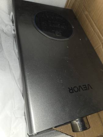Tankless Vevor gas hot water 1