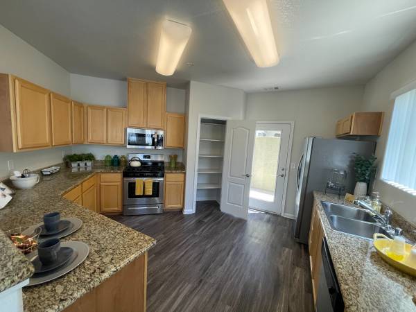 $2,740 / 2br - 1726ft2 - Available Now! 2 Bedroom Apartments at Waterstone (Sparks)63682255377539123