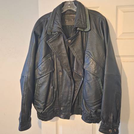 HIGH END ITALIAN LEATHER JACKET  CALLS ONLY 1