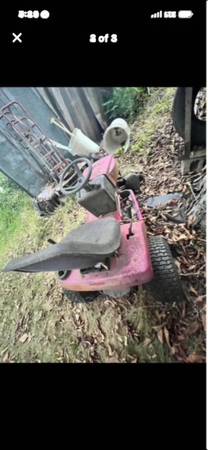 Riding lawnmower - Read Description 1