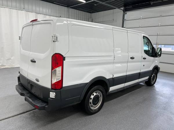 2016 Ford Transit 150 3dr - Photo 4