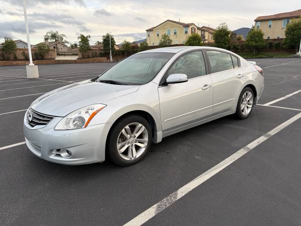2012 Nissan Altima SR 1