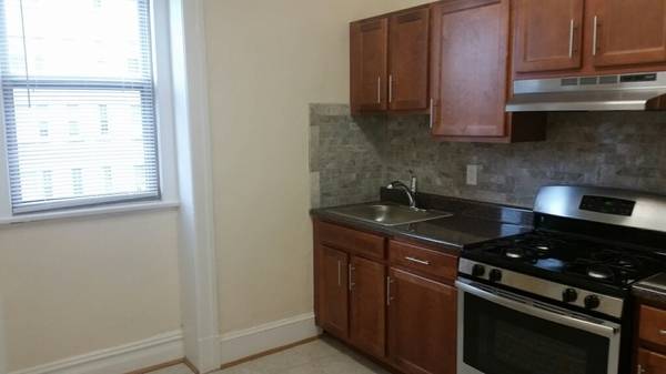 $1,665 / 480ft2 - Adams Morgan Studio Available NOW! (Adams Morgan)63896156080131123