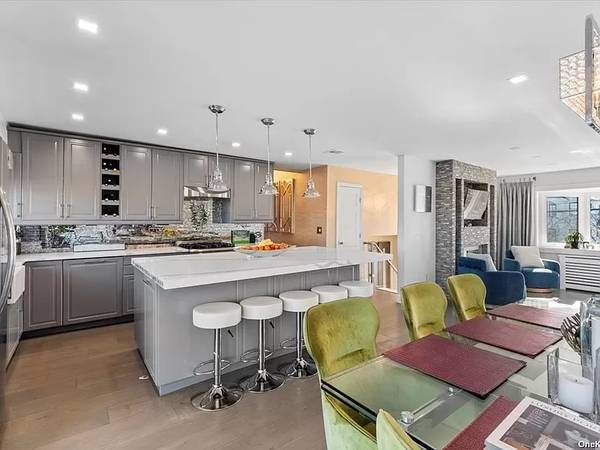 $1,000 / 5br - 2500ft2 - 640 Pearl Street Hermosa Casa (Oceanside)63827204499587121