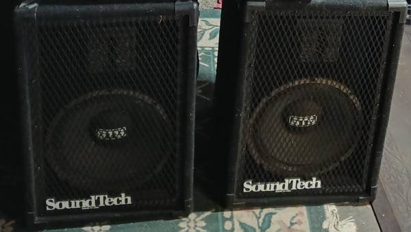 Sound Tech S-12 Speakers 1