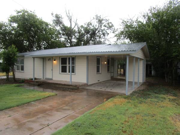 $59,000 / 2br - 880ft2 - Seller will finance 215 W. 13th Coleman, TX 2/1 $59,000 (PENDING) (Coleman, TX)63810575470977122