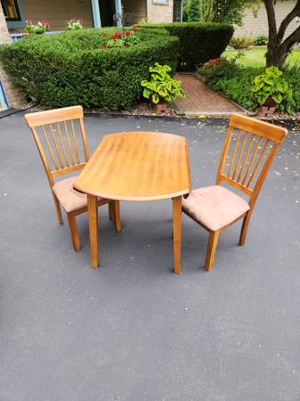 small drop leaf table and 2 chairs 1