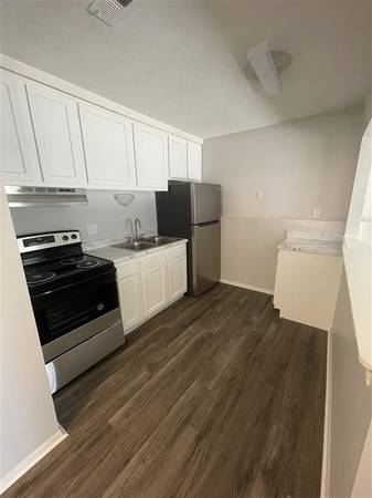 $893 / 1br - 600ft2 - Remodeled 1BR w/ Great Amenities – Pool, Dog Park, Laundry (10905 North Mill Court, Omaha, NE)64021007469185120