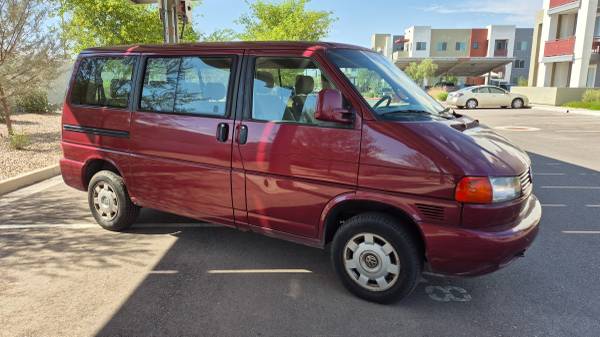 1999 Volkswagen VW EuroVan aire acondicionado delantero y trasero y neumáticos nuevos - $5,000 (East mesa)63612899855491122