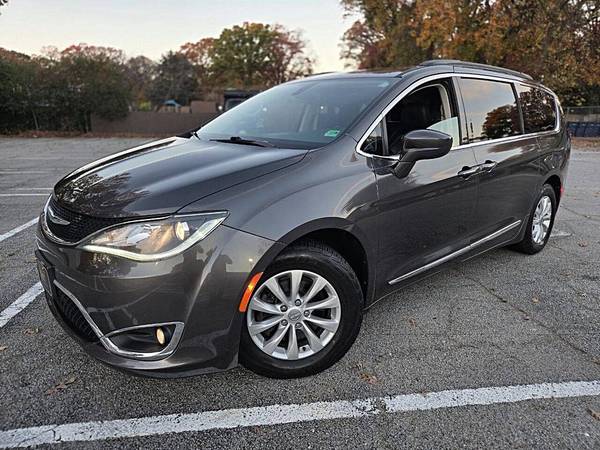 2017 Chrysler Pacifica Touring Plus 4dr Mini Van 1
