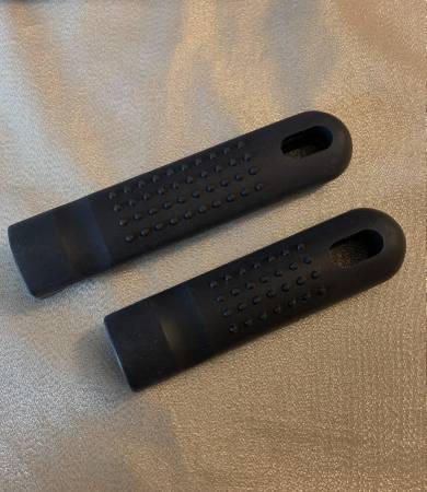 2 Calphalon Silicone Rubber Grip Handles 1