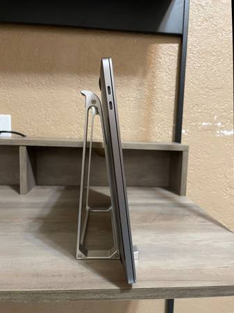 Laptop Stand - Vertical / Horizontal - Brushed Silver 1