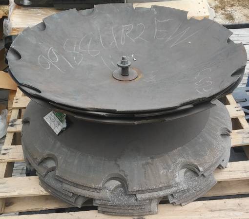 11 New OEM 32.5" x 10mm Crimp Center Notched Disks 998861R2EW 1