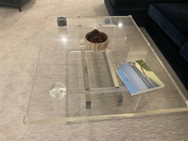 Coffee table plexiglass 1