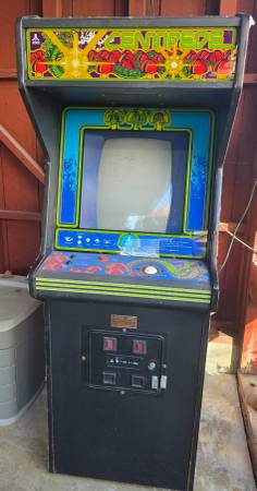 Original Atari Centipede Arcade Machine (1981) 1