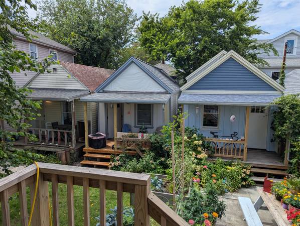 $1,900 / 1br - 325ft2 - Rockaway Beach bungalow for rent - October 2025 - Utilities included (Rockaway Beach)63698533791875121