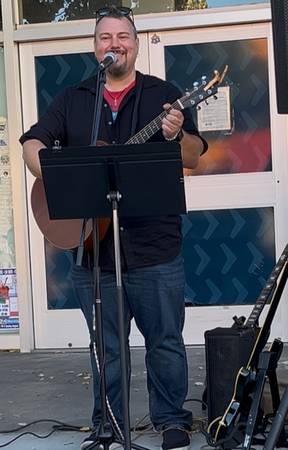 Músico experimentado, guitarra, bajo, voz busca banda - grunge, rock, punk, pop (santa clara)64031023572865121