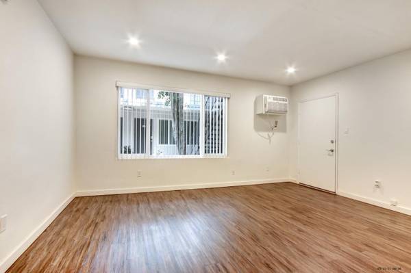 Gorgeous Studio in Van Nuys ++ Recessed Lights ++ Schedule Your Tour! 1