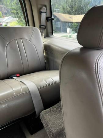 Ford Expedition Eddie Bauer - $1,500 (Leavenworth)63442546373635123