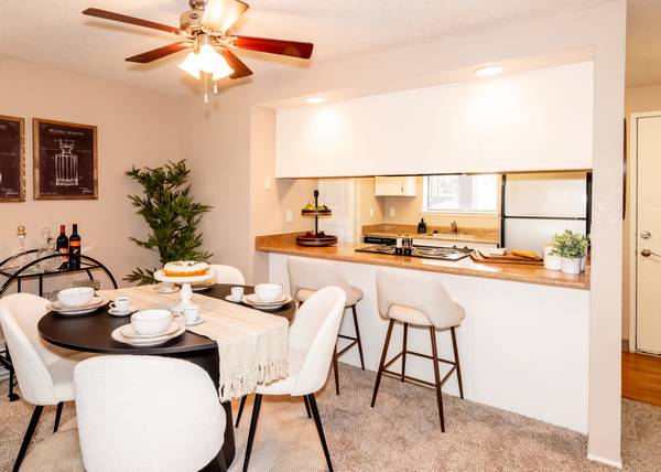 $1,730 / 2br - 906ft2 - ¡Listo para mudarse! ¡2x2 con lavadora y secadora incluidas! ¡$500 de descuento! (Beaverton)63831683649153121
