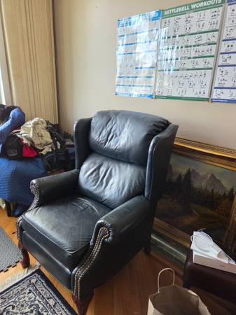 Wings back leather  armchair English style 1